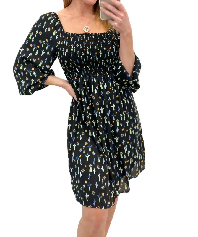 Women's Shift DressesFloral Square Neck Dress In Black